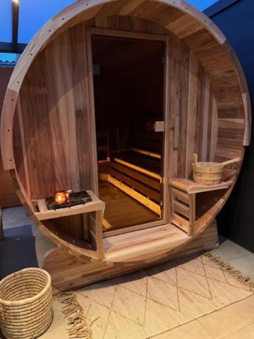 Charley'S Wellness Suite Westkapelle Exterior photo